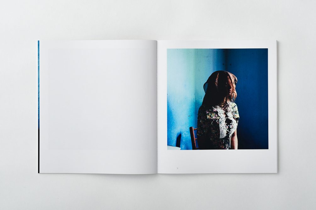 山元彩香写真集 『We are Made of Grass, Soil, and Trees』 | 高精細