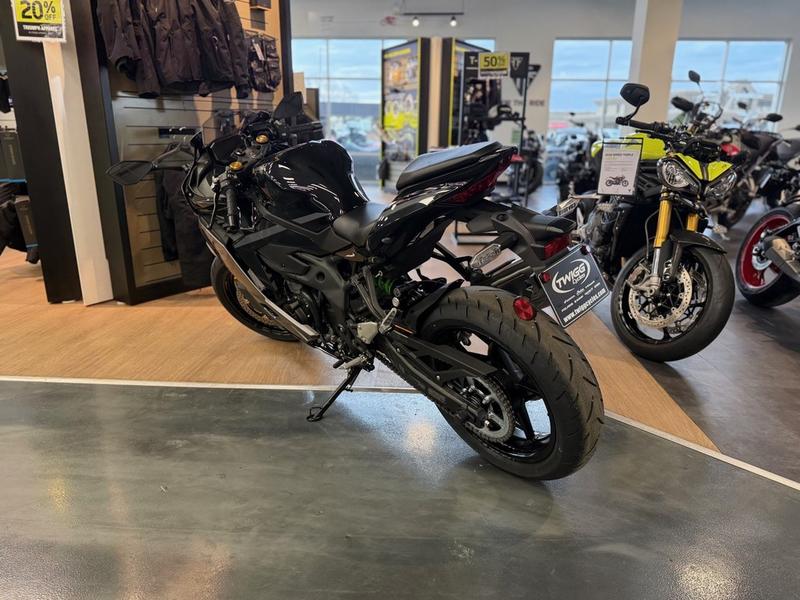 2026 Kawasaki Ninja® ZX™-4RR ABS | Twigg Cycles