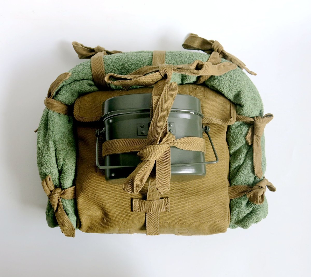 日本軍 帝国陸軍兵用九九式背嚢+毛布と飯盒付き 蛸足背嚢(複製品)日本