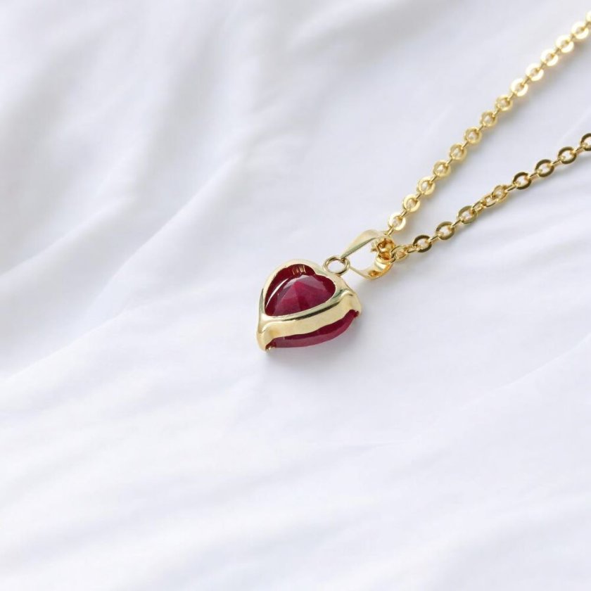 18金ルビーペンダントトップ ハートルビー約8.0mm（約2.5ct）超大粒