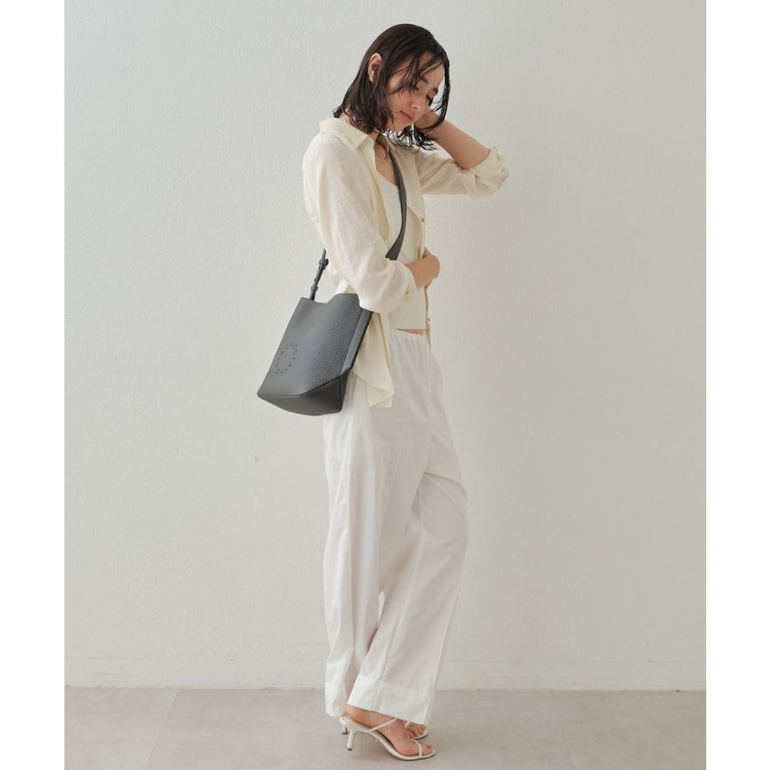 イアクッチ IACUCCI グッシオ ミディアムショルダー ALCE （black