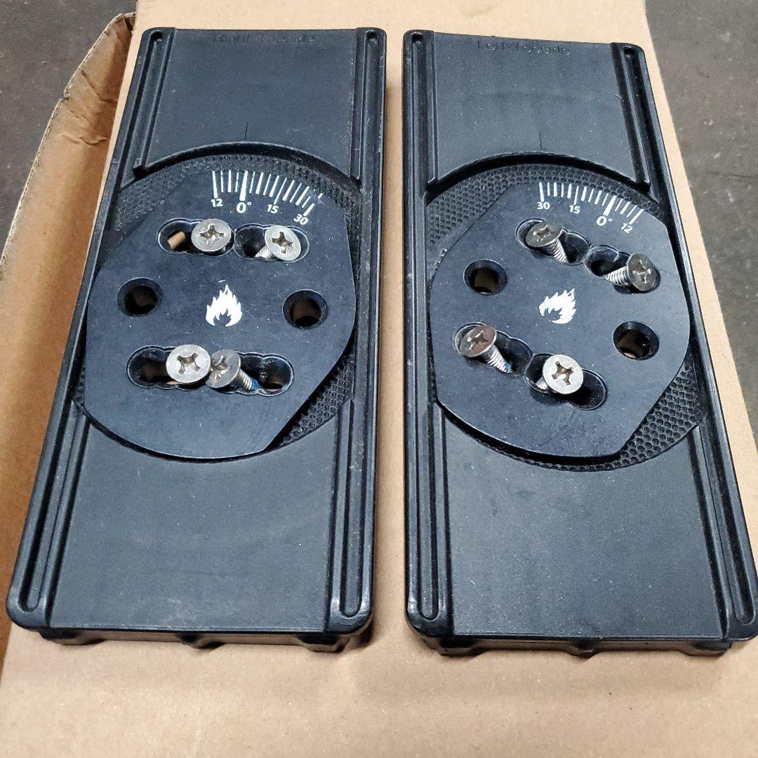 spark r&d canted pucks　ソリッドボードパック Spark Solid Board Canted Pucks - Spark R&D